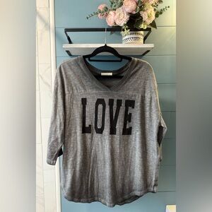 Bobbie Brooks Gray “LOVE” Graphic V-Neck Top – Size Large